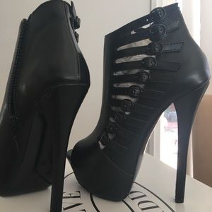 Steve Madden Fiestyy Platform Peep Toe Heels- 6.5